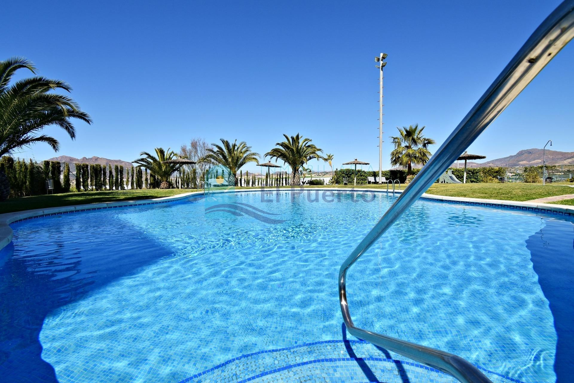 APARTAMENTO REFORMADO CON TERRAZA, VISTAS AL MAR Y PISCINA E - foto 3