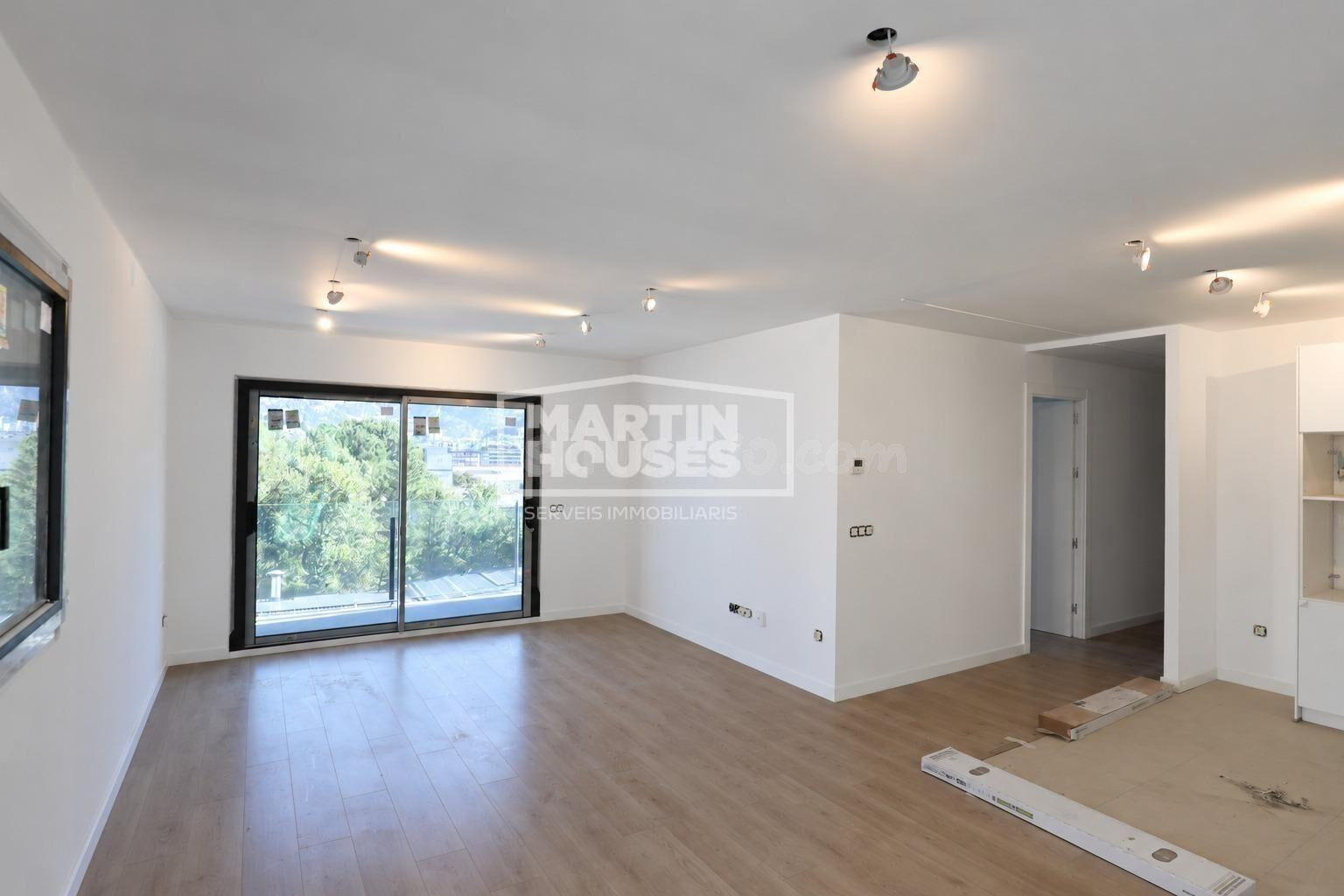 PISO CON TERRAZA A POCOS MINUTOS DEL CENTRO DE ANDORRA