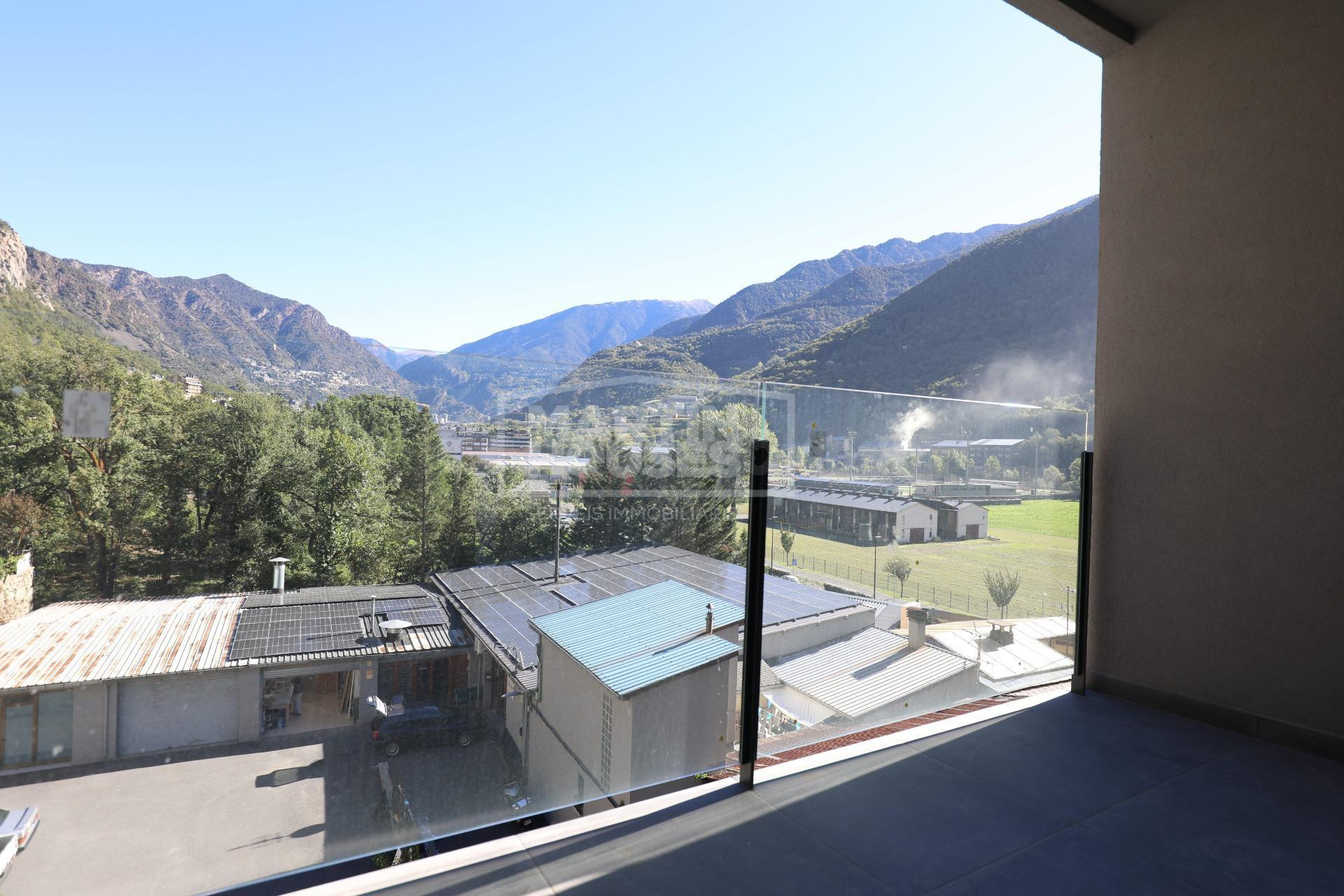 PISO CON TERRAZA A POCOS MINUTOS DEL CENTRO DE ANDORRA