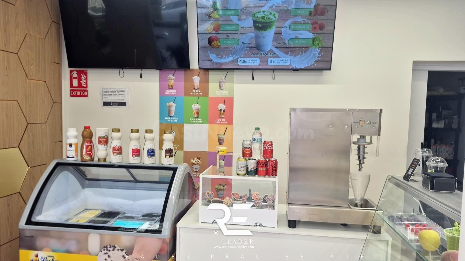 TRASPASO DE CAFETERIA - HELADERIA - YOGURTERIA - ZUMERIA EN PLENO CENTRO !! EXCELENTE OPORTUNIDAD !!