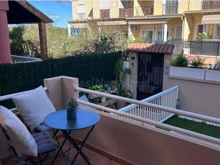Chalet adosado con piscina privada, sótano y terraza en Valverde, Elche - foto 5
