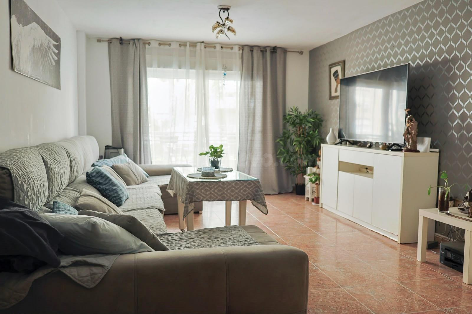 ESPECTACULAR VIVIENDA DE 4 DORMITORIOS, DOS BAÑOS Y GARAJE, EN SEGUNDA LÍNEA DE PLAYA