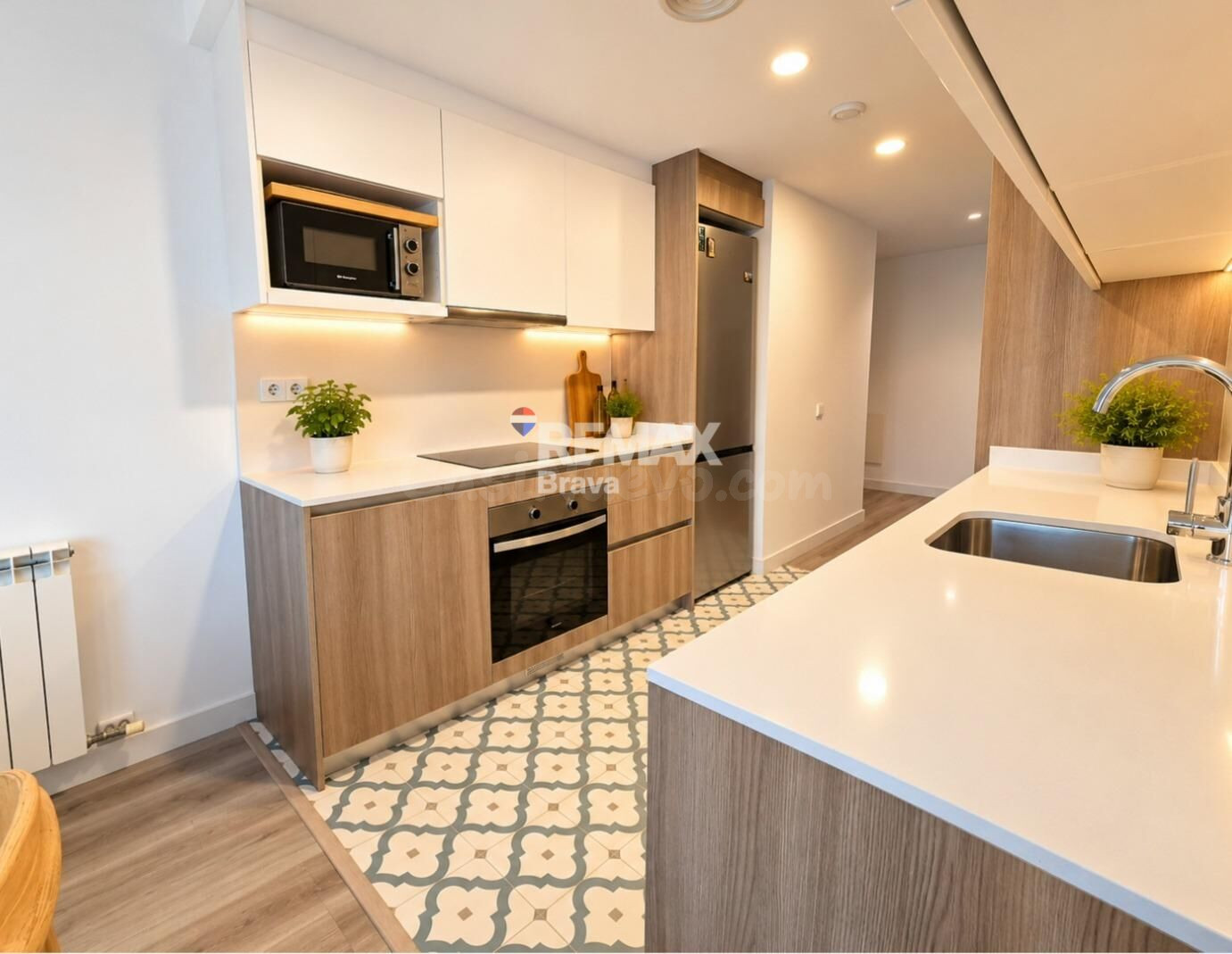 GIA46AC - Girona centro | Piso moderno en el centro de Girona con balcón, parking y trastero - foto 3