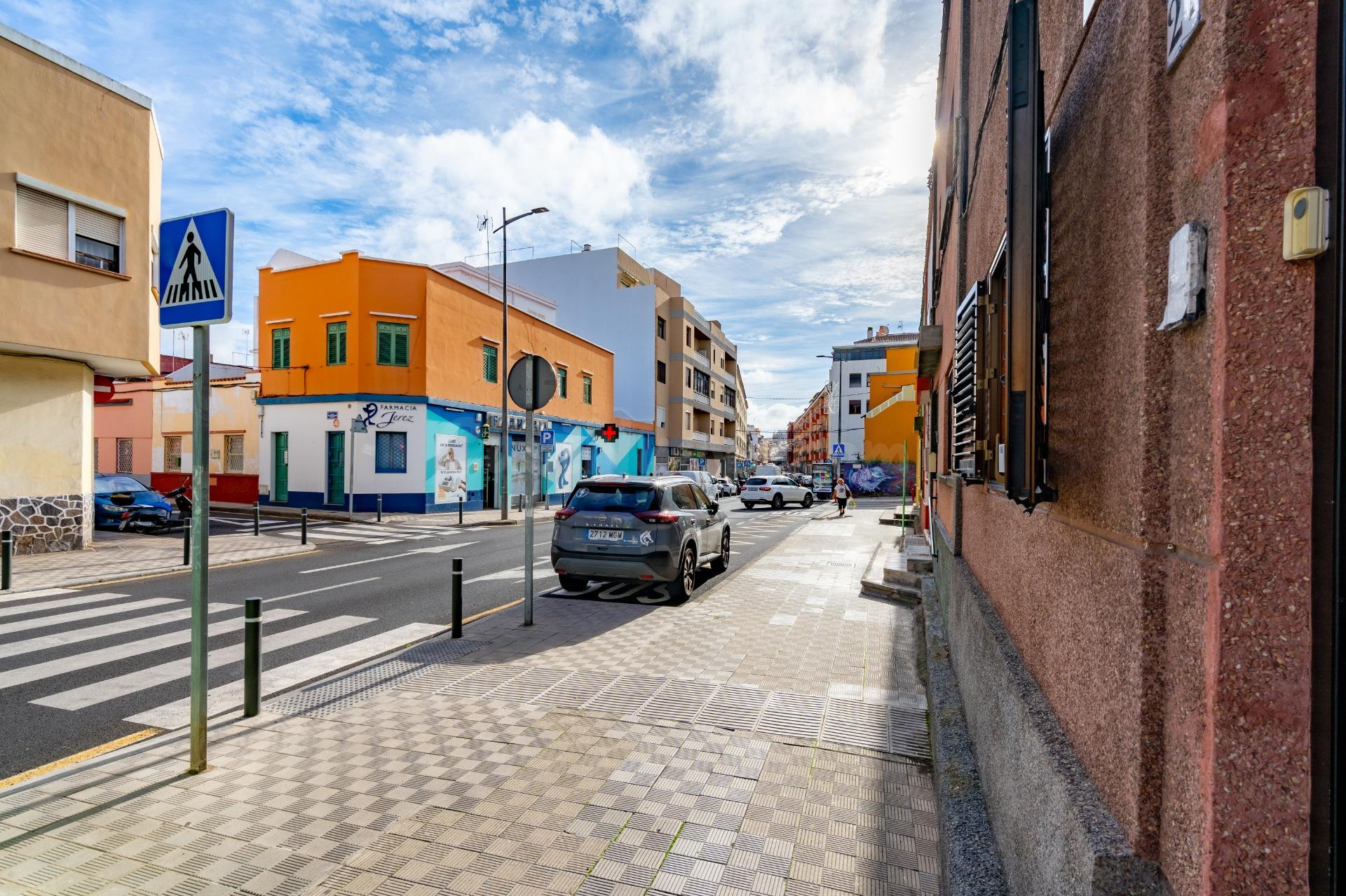 Casa de 4 plantas en zona céntrica de La Laguna · Ideal para - foto 2
