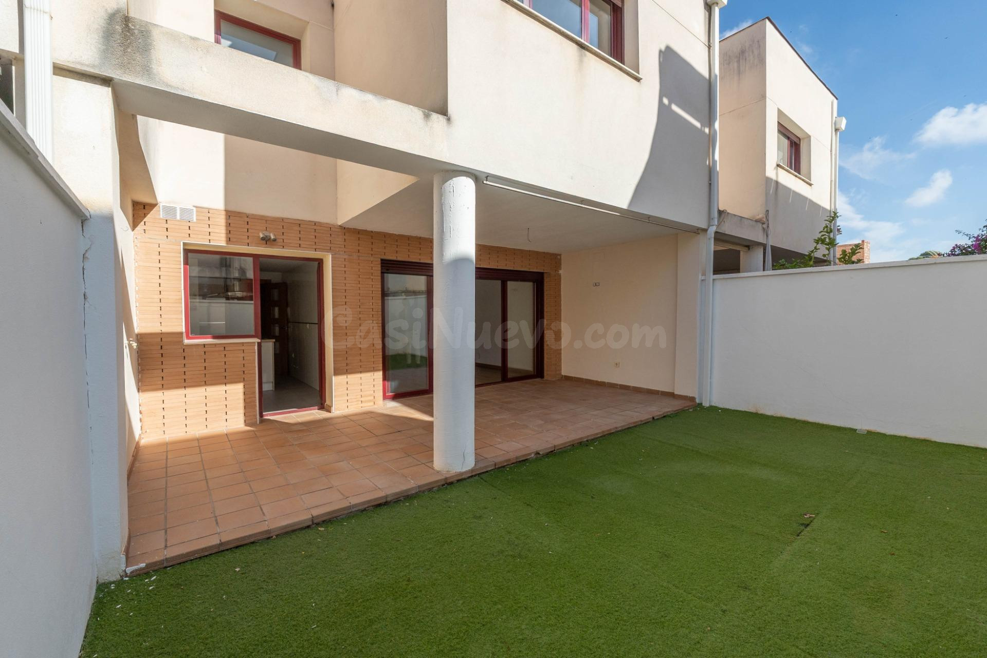 CASA EN VENTA EN BELICENA, GRANADA | ESPACIO, LUZ Y POSIBILIDADES