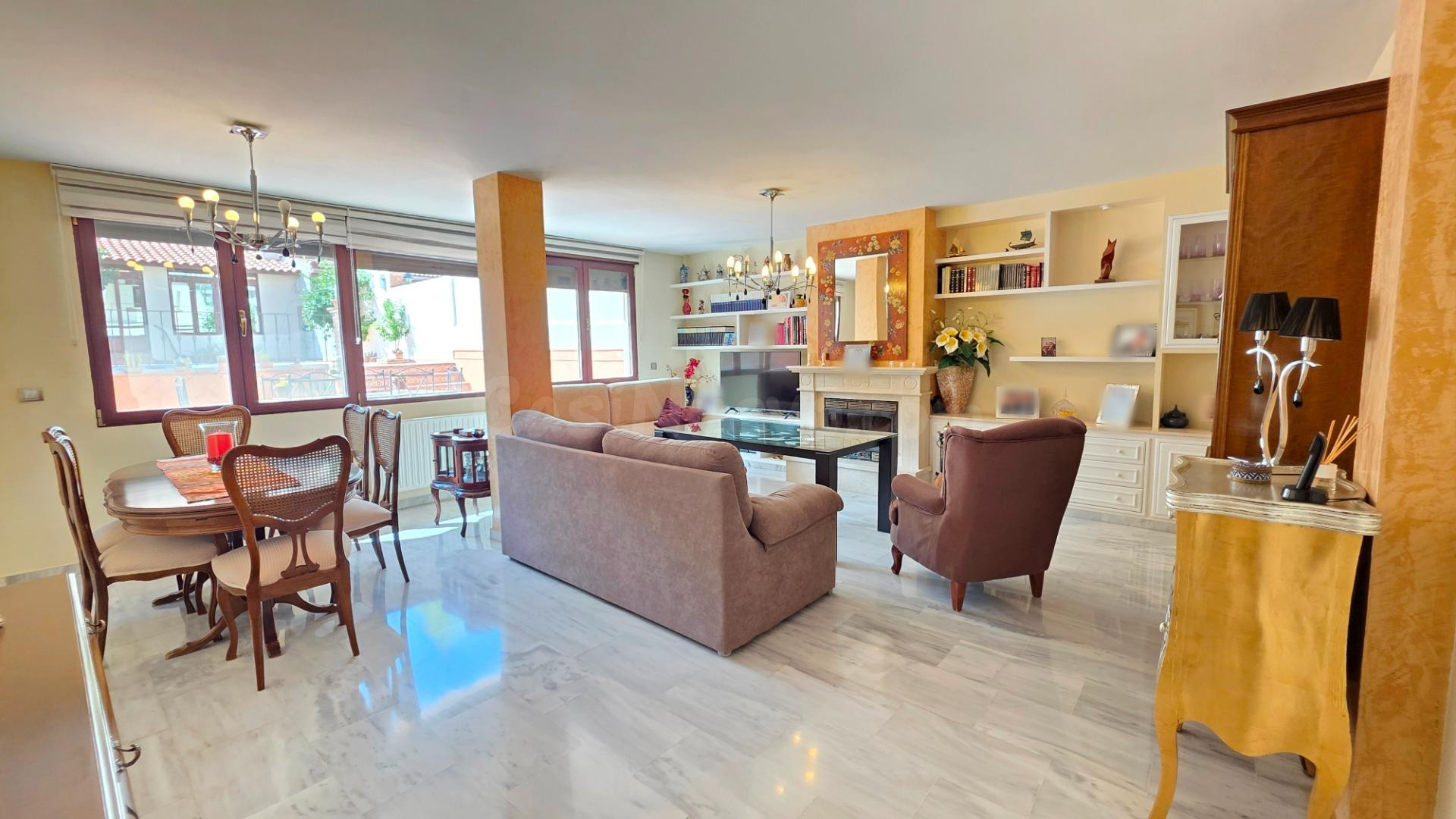 ¡INCREÍBLE CASA ADOSADA CON PISCINA PRIVADA EN URBANIZACIÓN  - foto 5