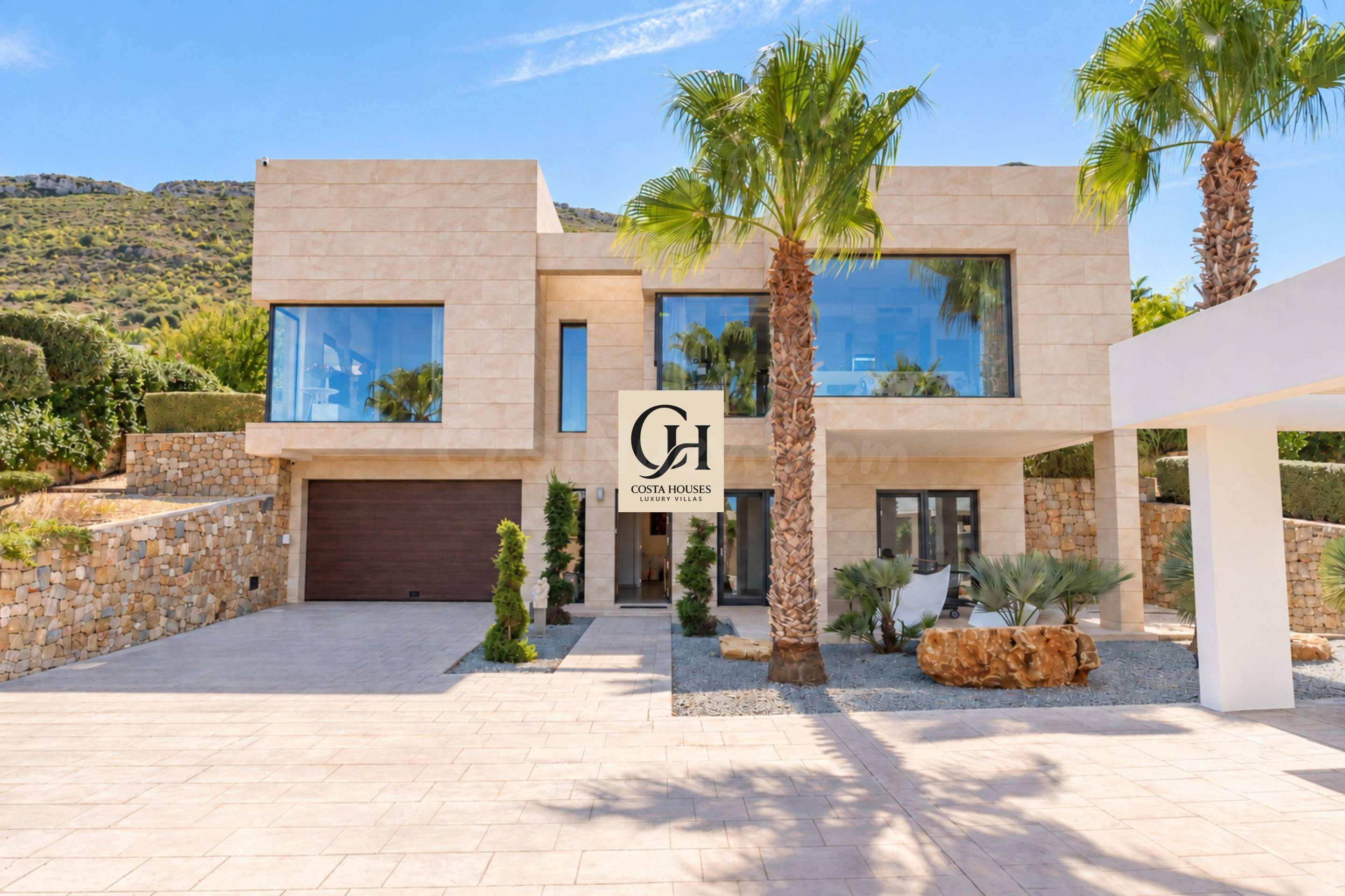 VILLA VITALIS · ARQUITECTURA, LUZ Y BIENESTAR PRIVADO FRENTE AL MONTGO JAVEA