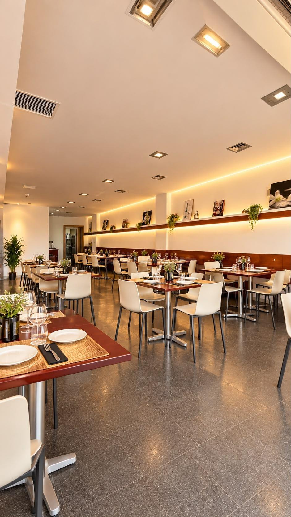 ¡Oportunidad Única en Cubelles! Local Comercial Reformado co