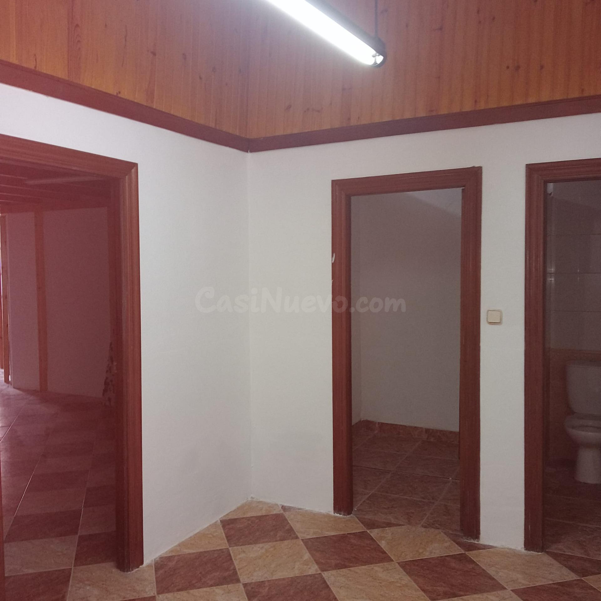 Local Comercial en Cuatro Caminos - Torrelavega - foto 5
