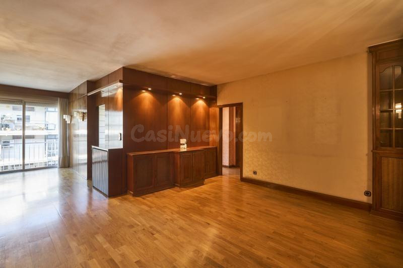 PISO ALTO Y LUMINOSO EN GALVANY