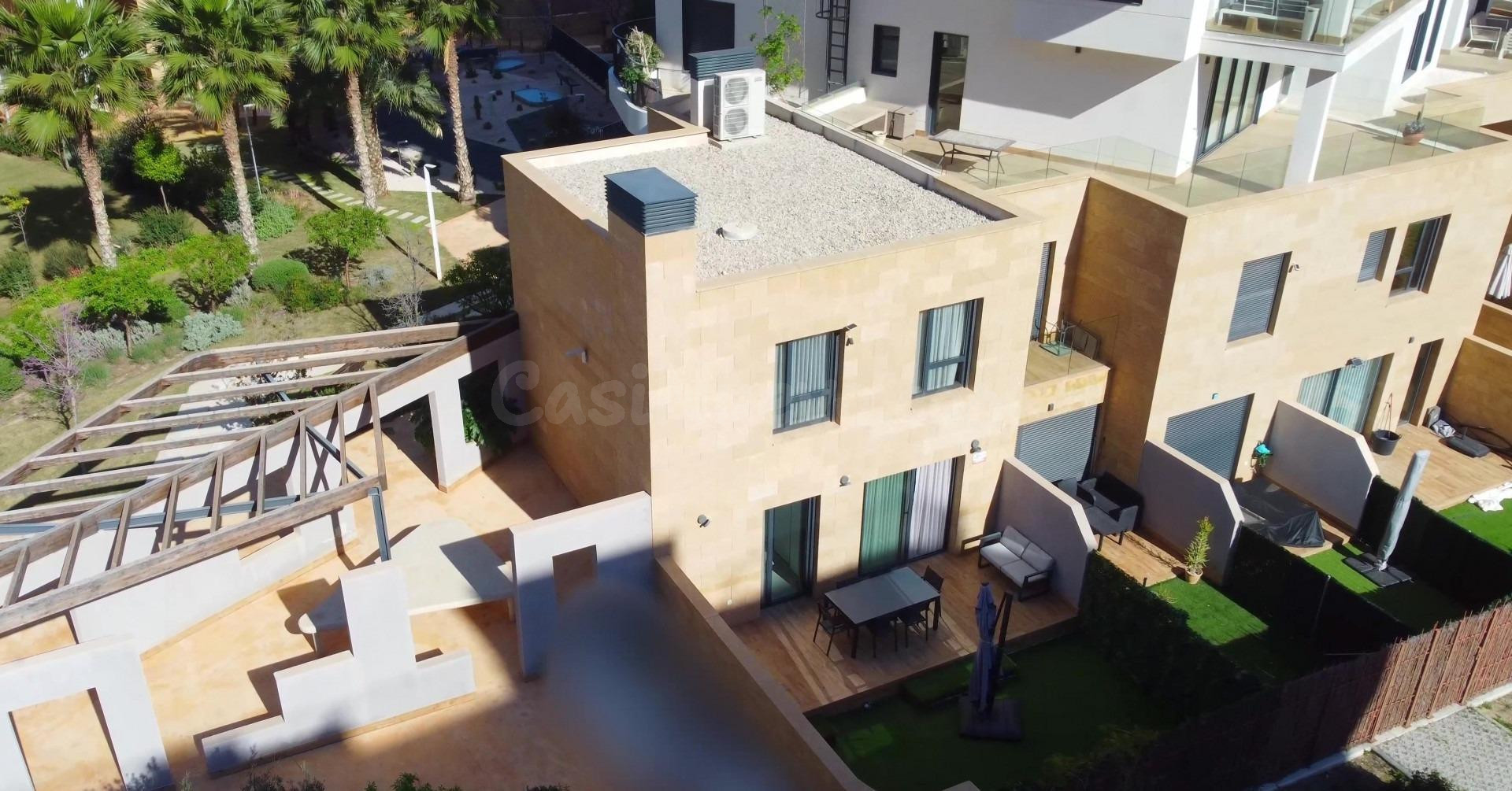Exclusiva vivienda de lujo en primera línea de mar – Villajoyosa, Playa del Torres.