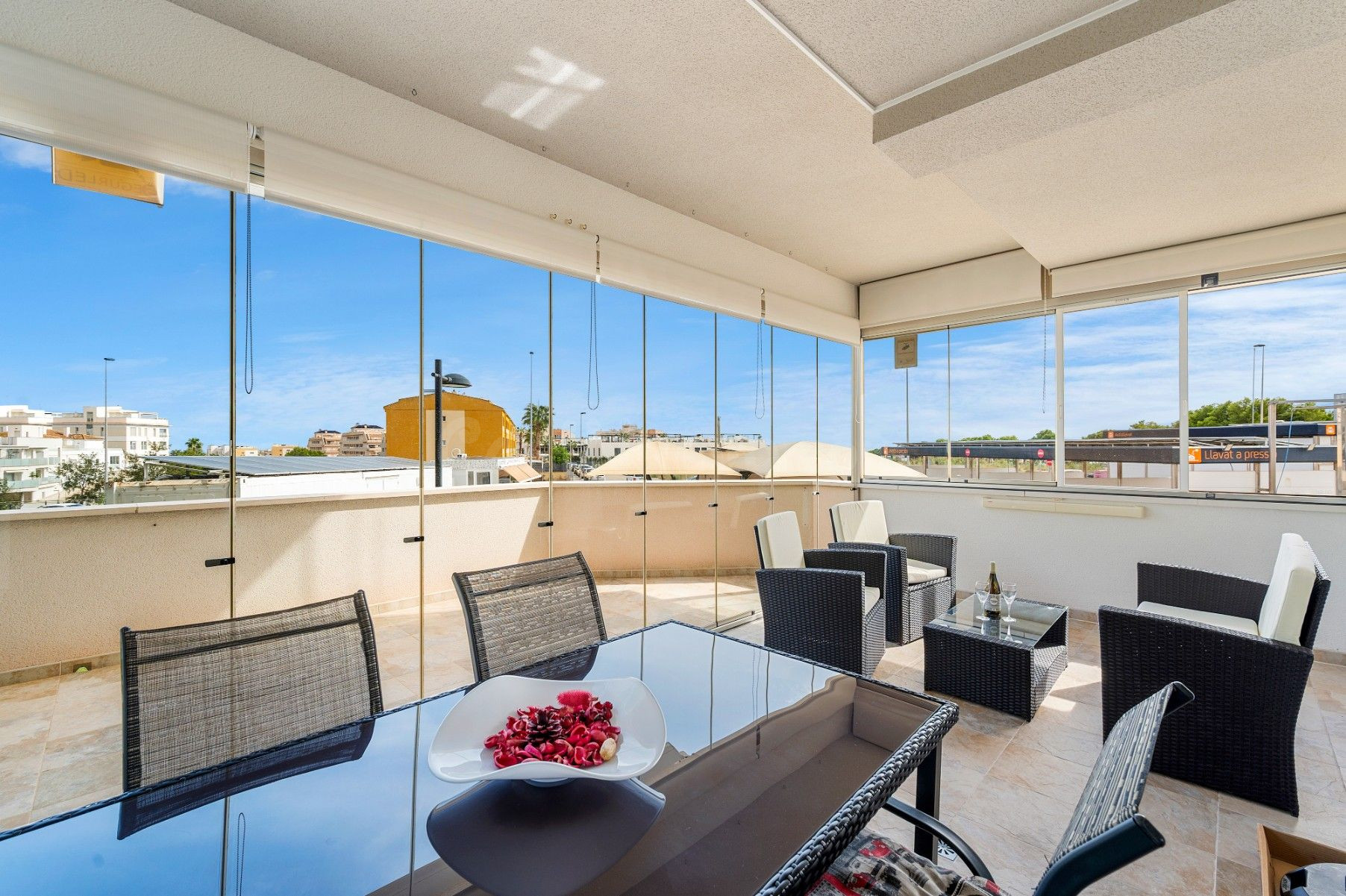 APARTAMENTO DE 2 DORMITORIOS Y 2 BAÑOS EN LOS DOLSES ( ORIHUELA COSTA )