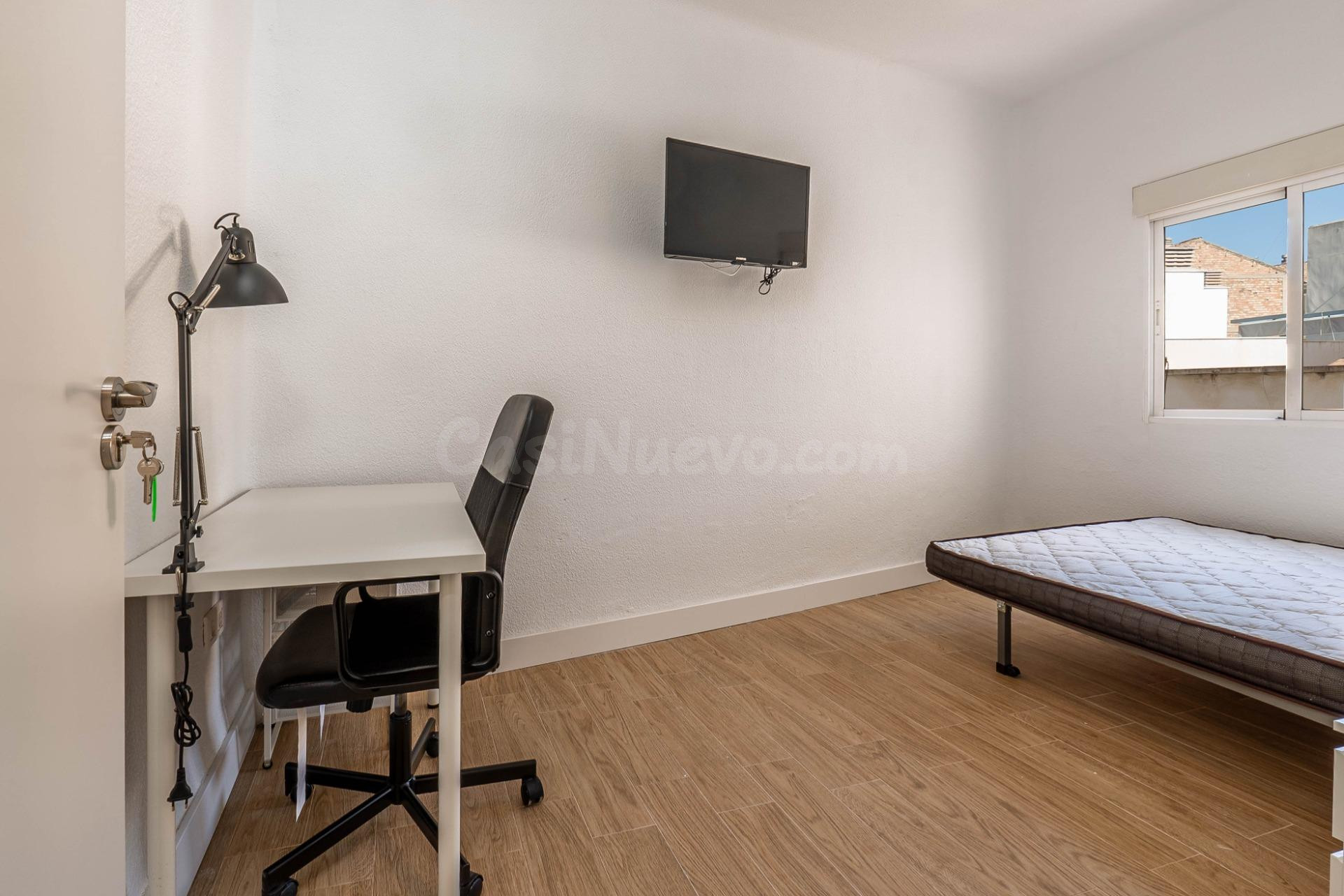¡ATENCIÓN ESTUDIANTES!, ¡FANTÁSTICA OPORTUNIDAD! SE BUSCA COMPAÑERO/A DE PISO PARA EL PRÓXIMO SEMESTRE, EN PISO SITUADO EN CALLE SOL