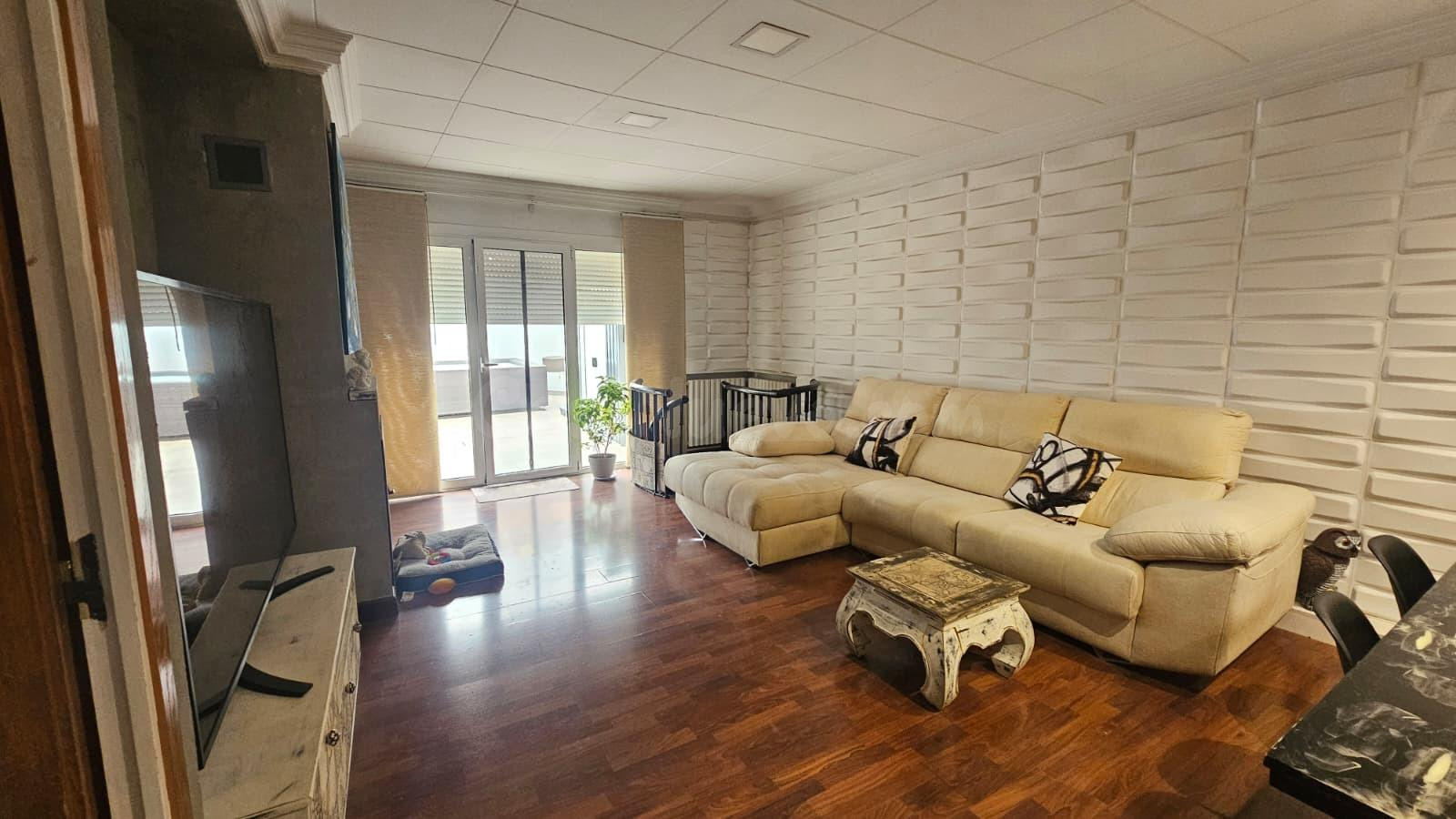 UNIFAMILIAR ADOSADA EN VENDA ZONA BAIX VILA - foto 4