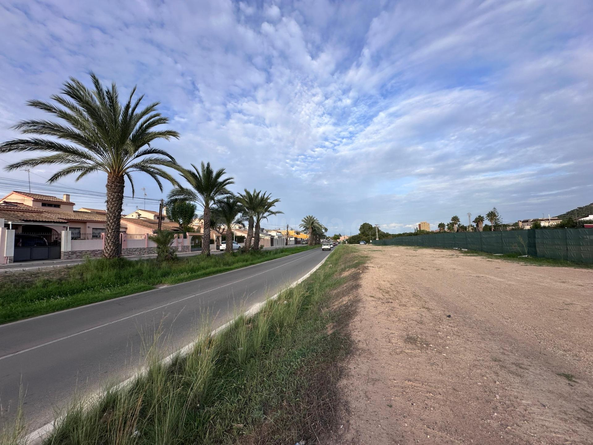 ¡GRAN OPORTUNIDAD DE INVERSIÓN EN CARTAGENA! SOLAR DE 4.171 m2 PARA EQUIPAMIENTO SOCIAL Y DEPORTIVO EN CANTERAS