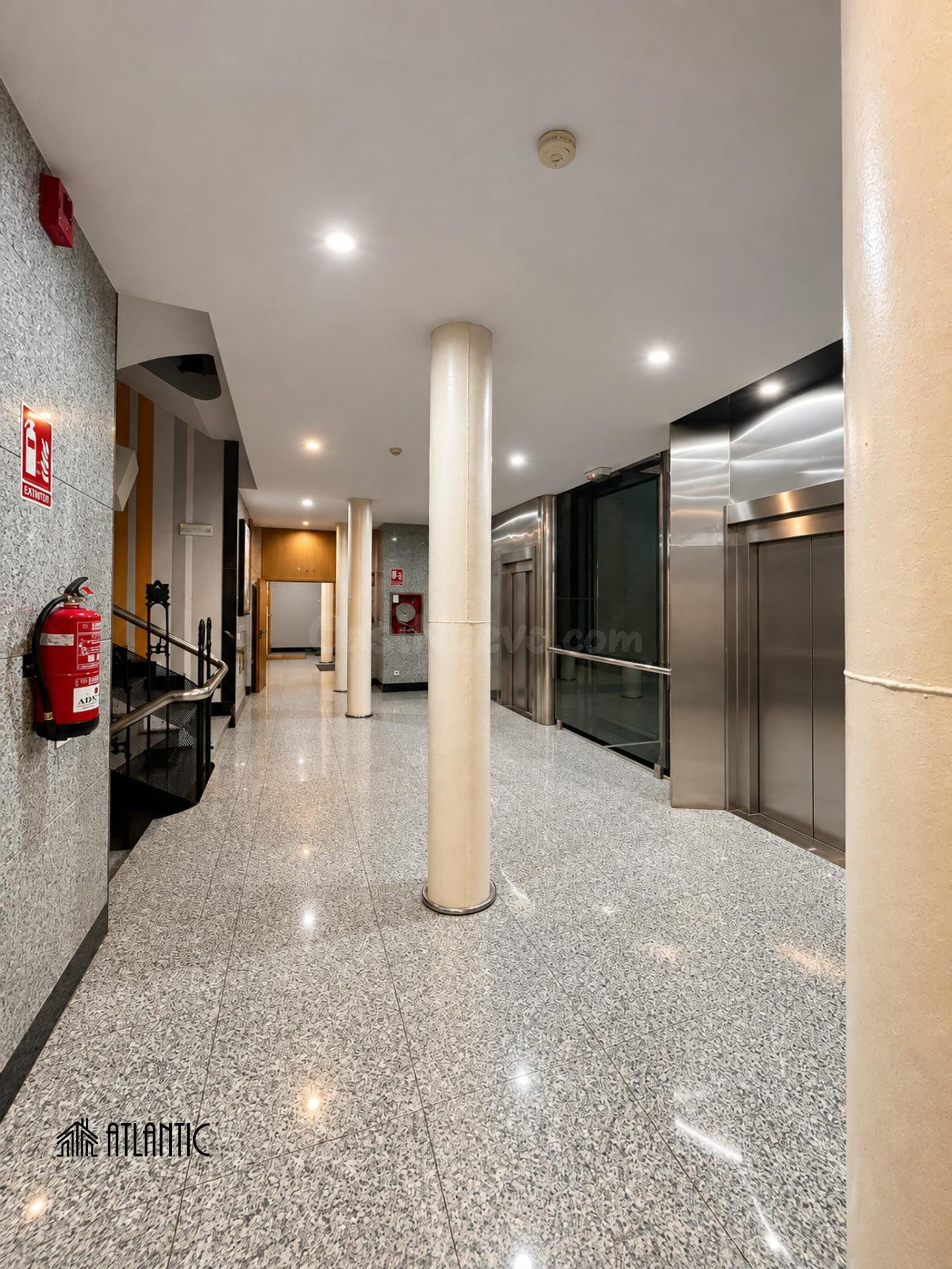 Oficina 1 habitación 49m² en alquiler - Centro Urbano - foto 3