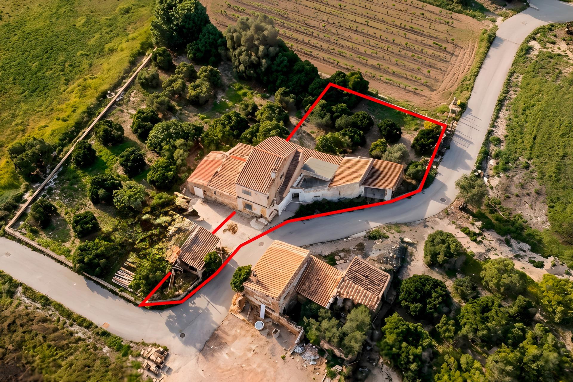 Casa de huerta con terreno entre Santo Angel y Patiño