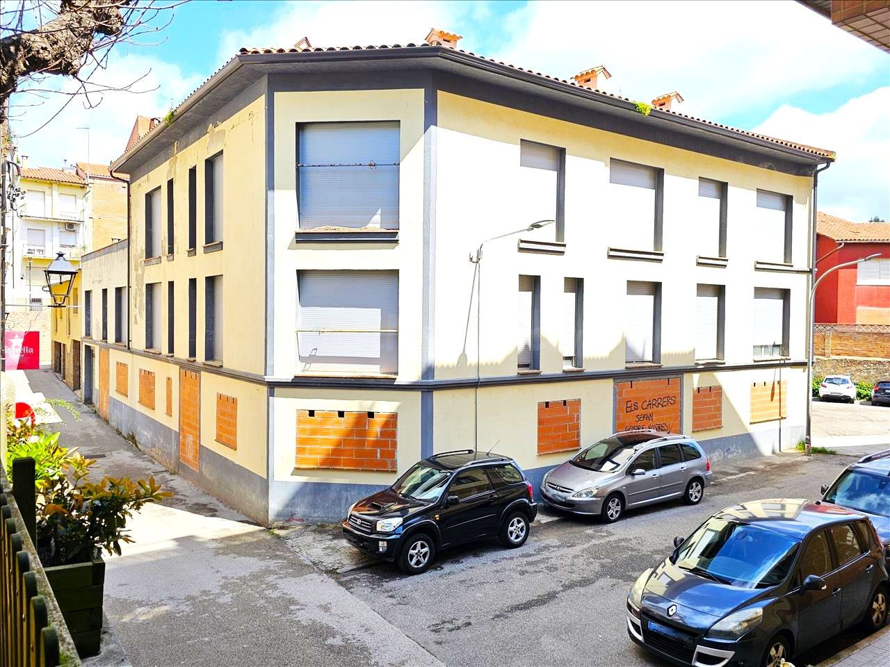 Edificio 1 habitación 1897m² en venta - Pueblo 37