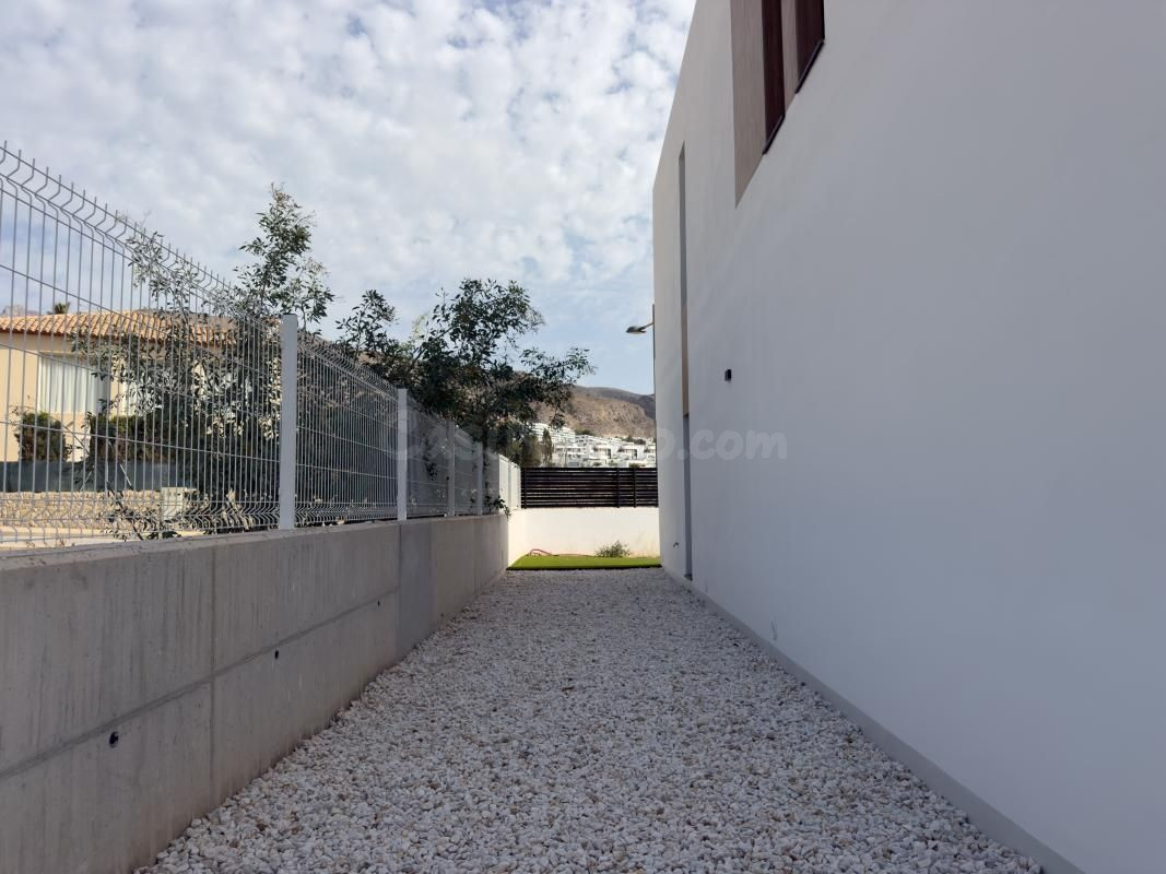 Casa 4 habitaciones 322m² en venta - Campana garden - foto 4