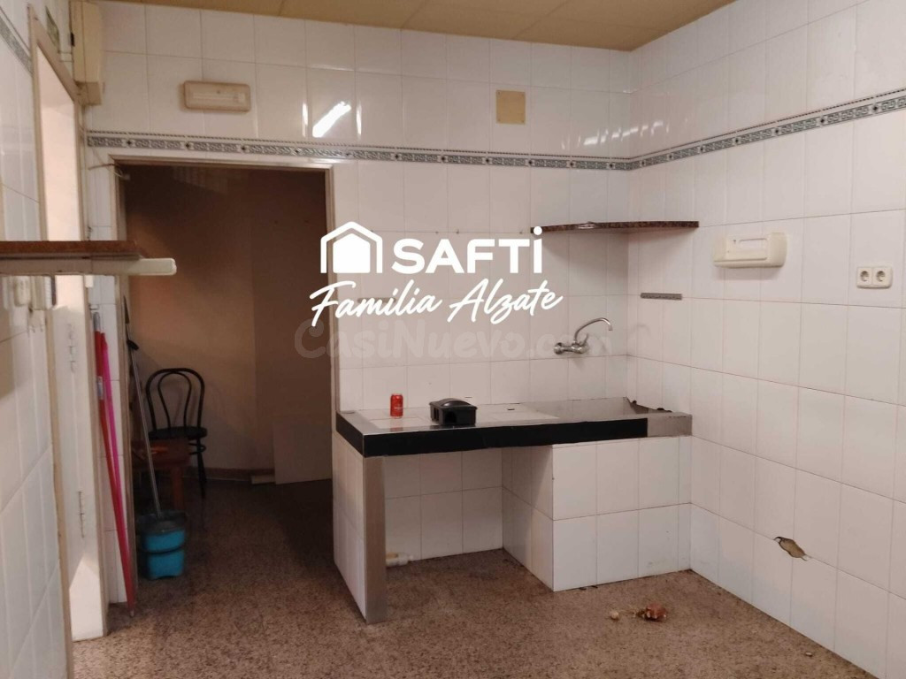 ¡OPORTUNIDAD DE NEGOCIO EN FIGUERES! LOCAL COMERCIAL - foto 2