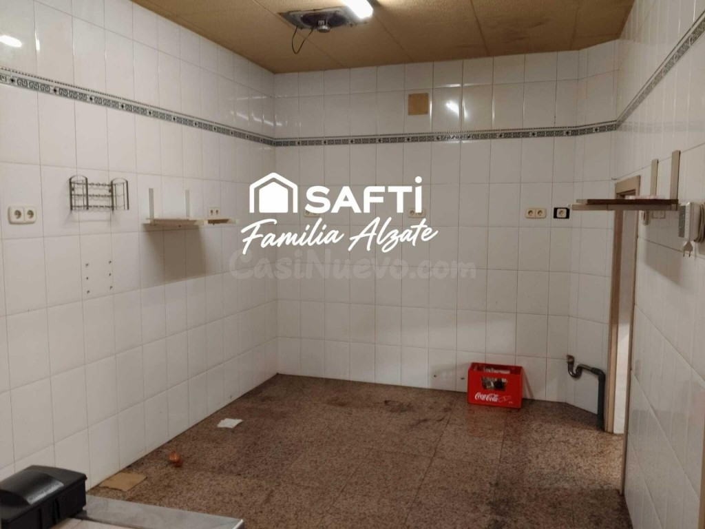 ¡OPORTUNIDAD DE NEGOCIO EN FIGUERES! LOCAL COMERCIAL - foto 4