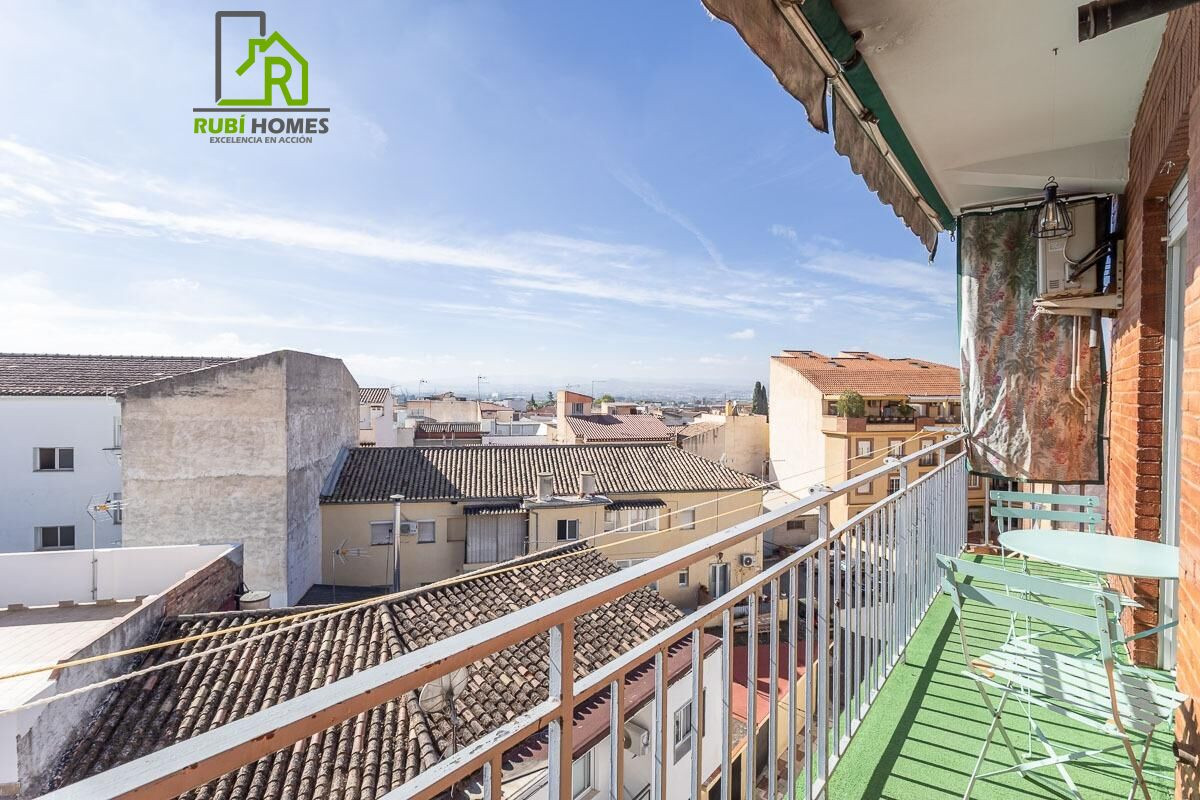 Magnífico piso ideal para invertir o para vivir sin vecinos y con vistas despejadas.