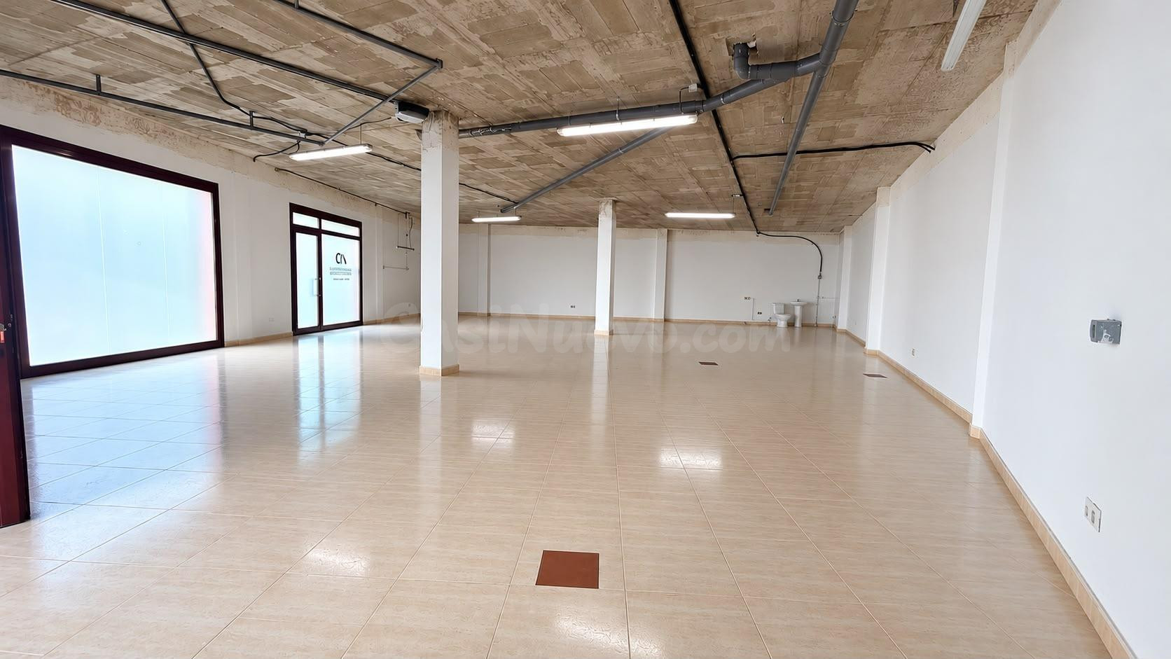 Local comercial / almacén de 198 m2 en venta a pie de calle  - foto 4