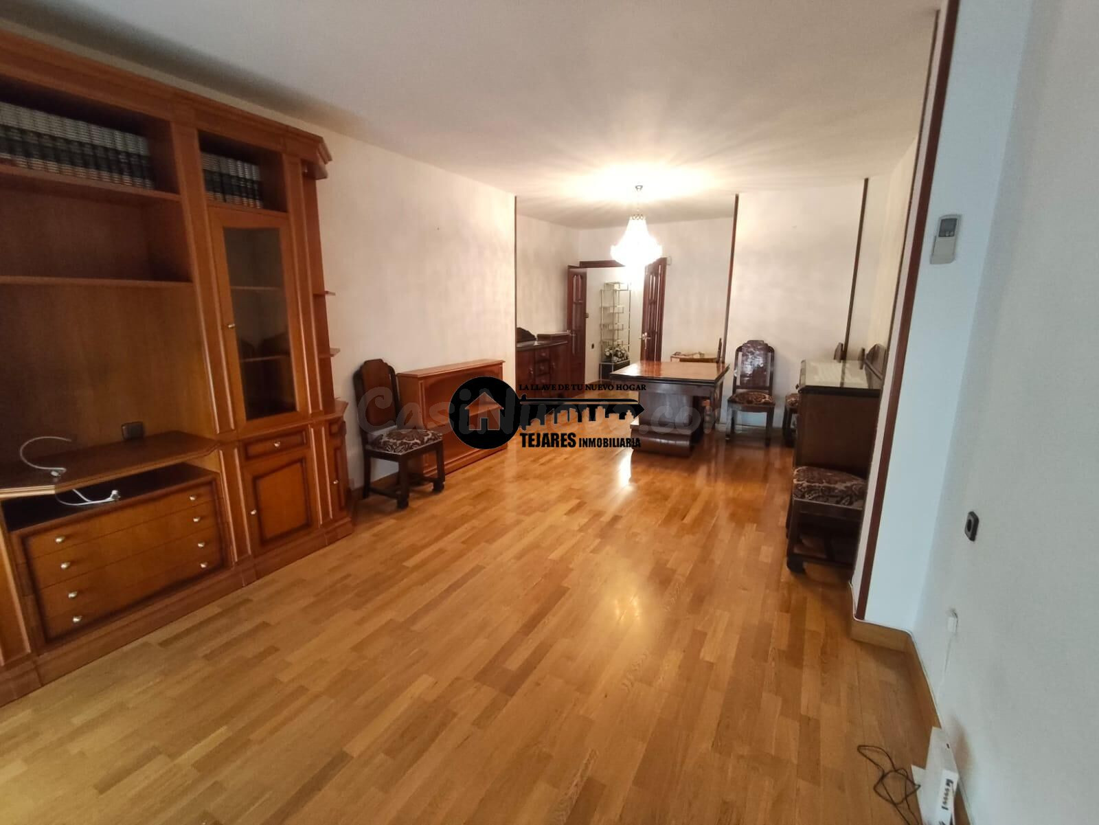 INMOBILIARIA TEJARES VENDE ESTUPENDO PISO EN ZONA ENSANCHE