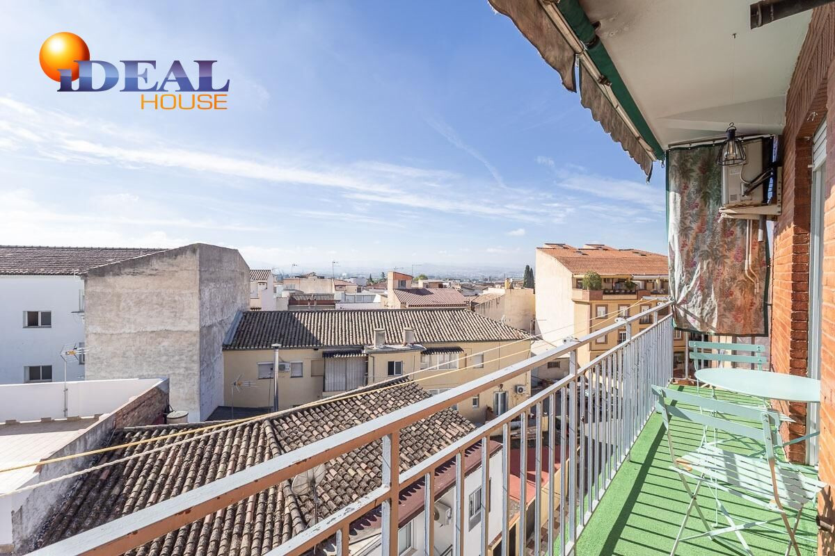 Magnífico piso ideal para invertir o para vivir sin vecinos y con vistas despejadas.