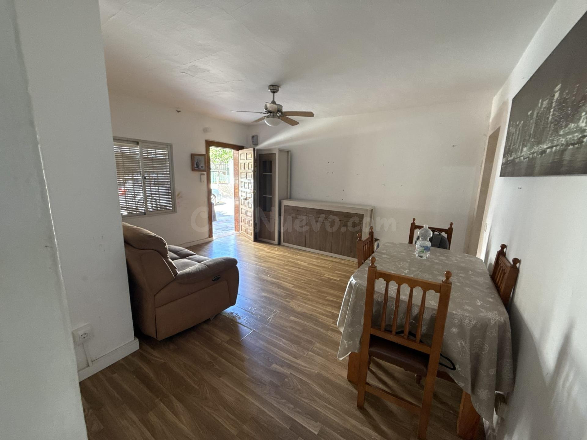 CASA CON PATIO, TERRAZA Y POTENCIAL DE AMPLIACIÓN EN FUENGIROLA