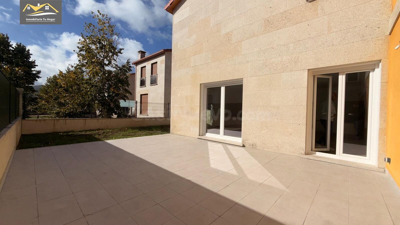 Chalé adosado, con terraza 30m , jardín 70m , garaje para 2  - foto 2