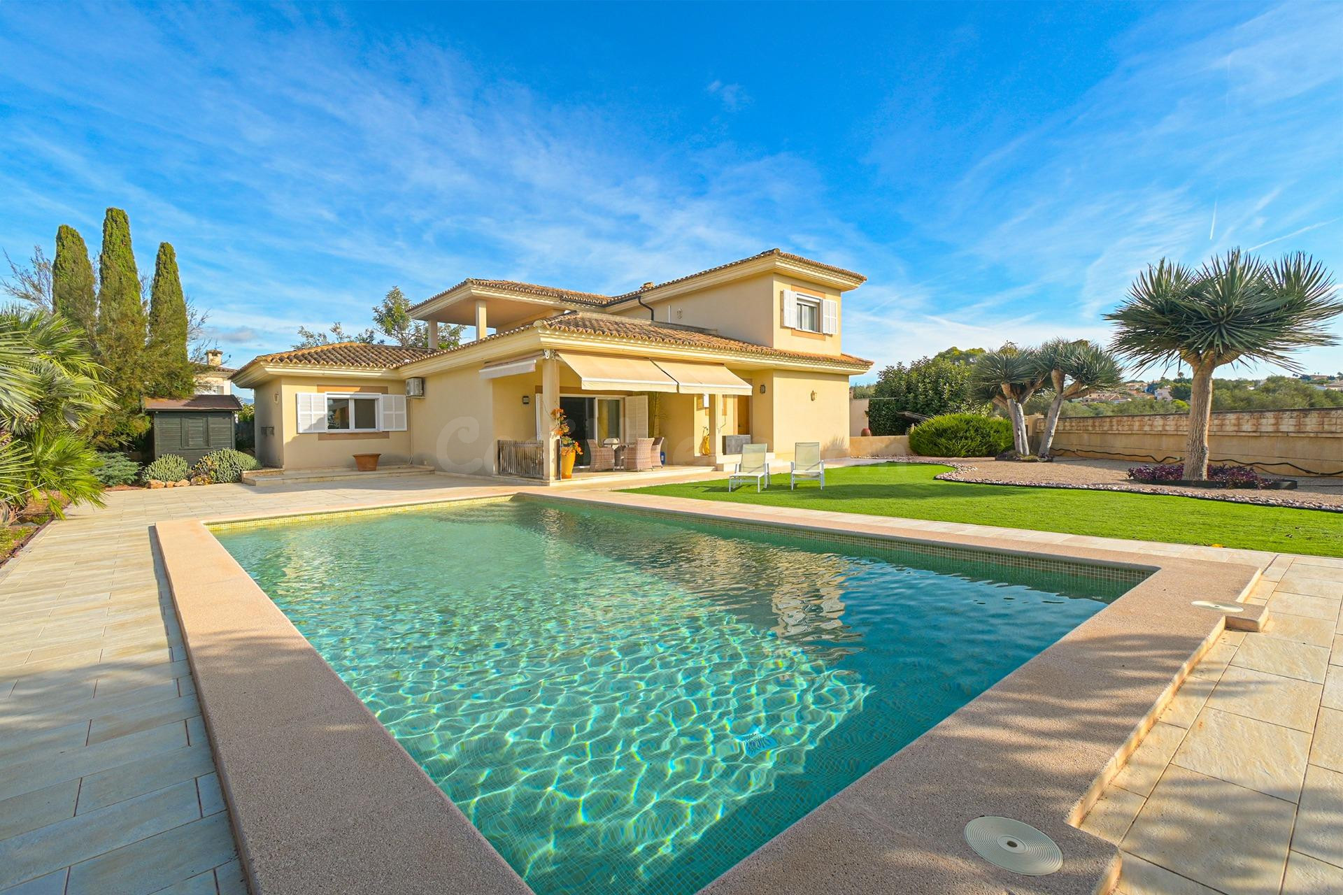Exclusivo unifamiliar con jardín y piscina en Sant Marçal