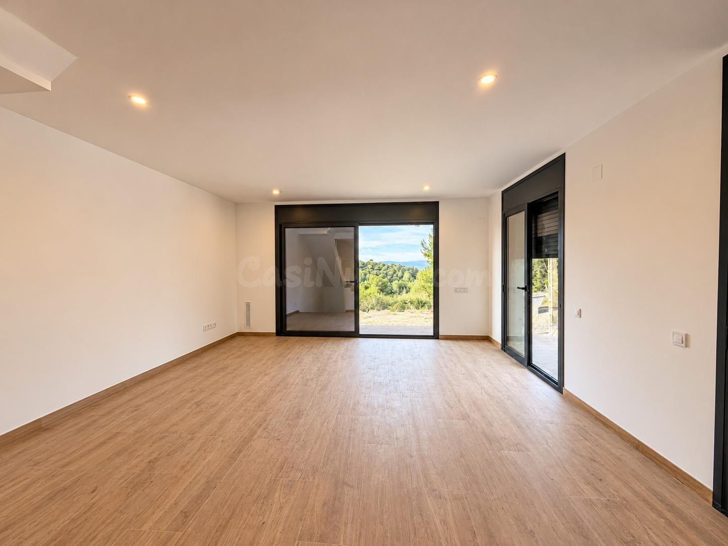 CASA A ESTRENAR DE 4 habitaciones Y ZONA PARQUING