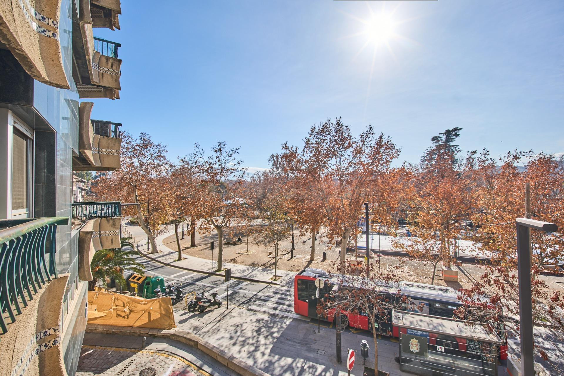 Residencia exclusiva en Paseo del Salón con vistas despejadas