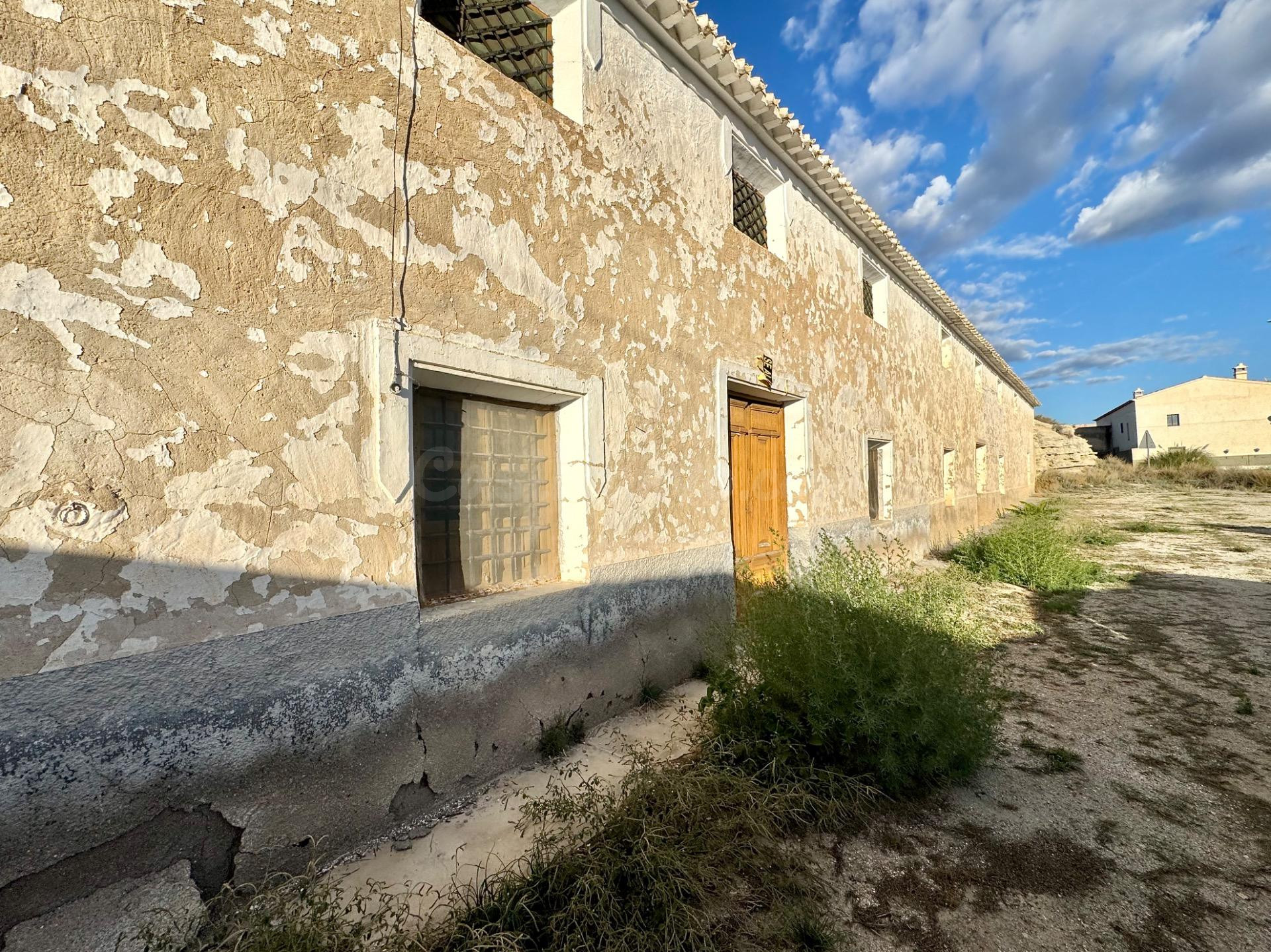 Venta de conjunto de viviendas y terrenos en Cúllar (Granada - foto 2