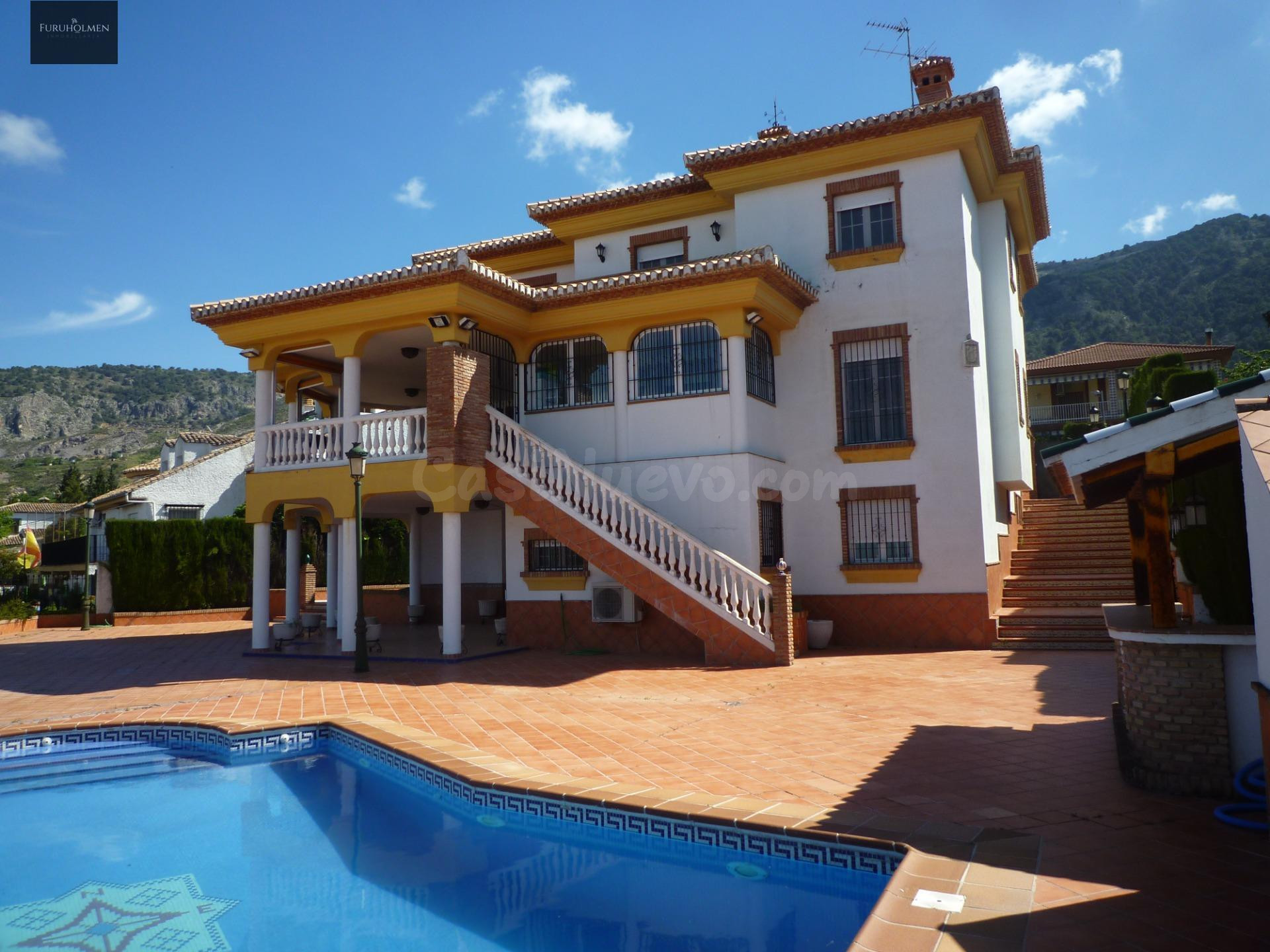 CHALET INDEPENDIENTE CON VISTAS PANORÁMICAS A GRANADA