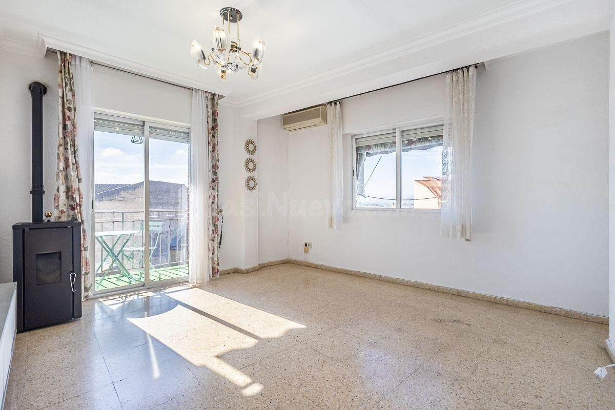 Magnífico piso ideal para invertir o para vivir sin vecinos y con vistas despejadas.