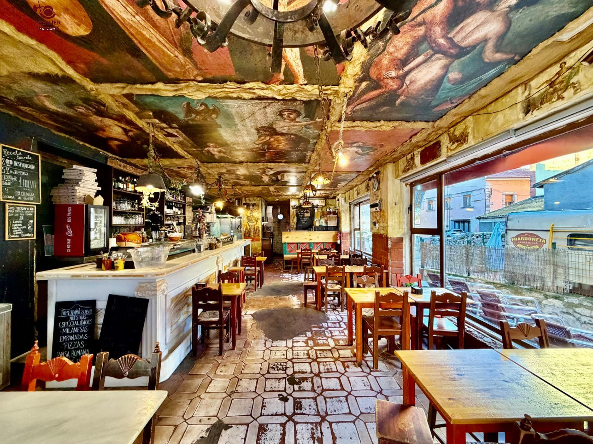 Espectacular Bar Restaurante en el centro urbano con una sup