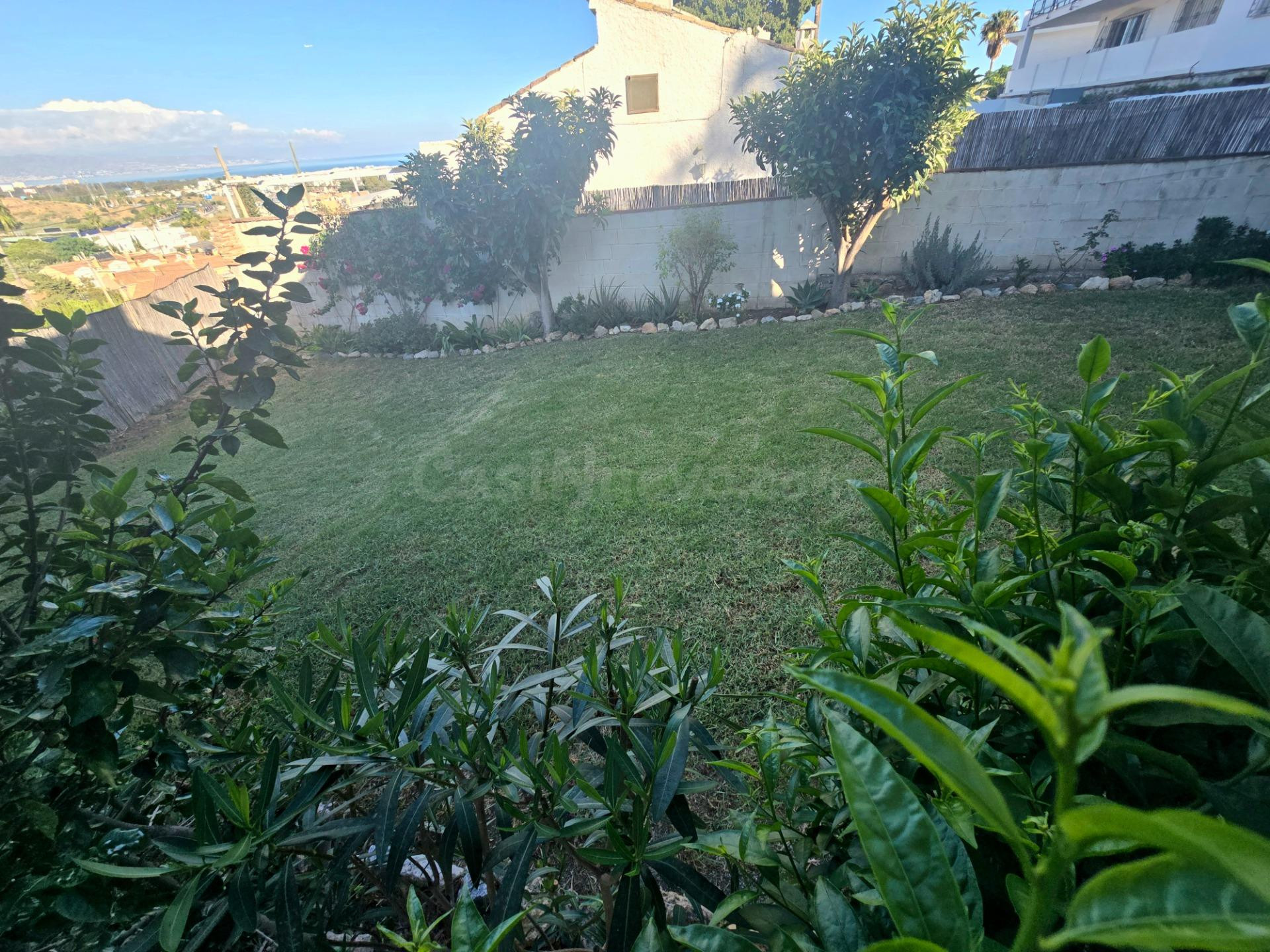 Chalet independiente con gran jardín y espectaculares vistas - foto 3