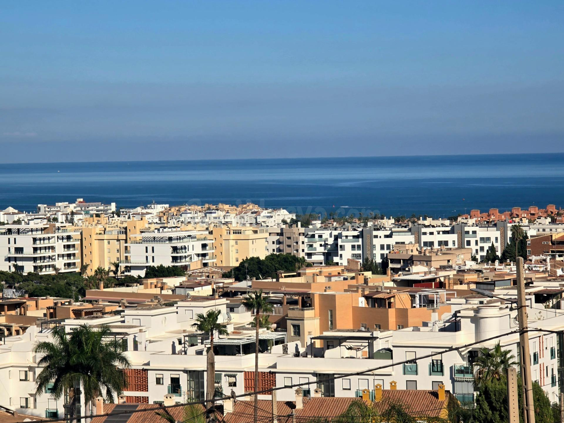 Chalet independiente con gran jardín y espectaculares vistas - foto 4