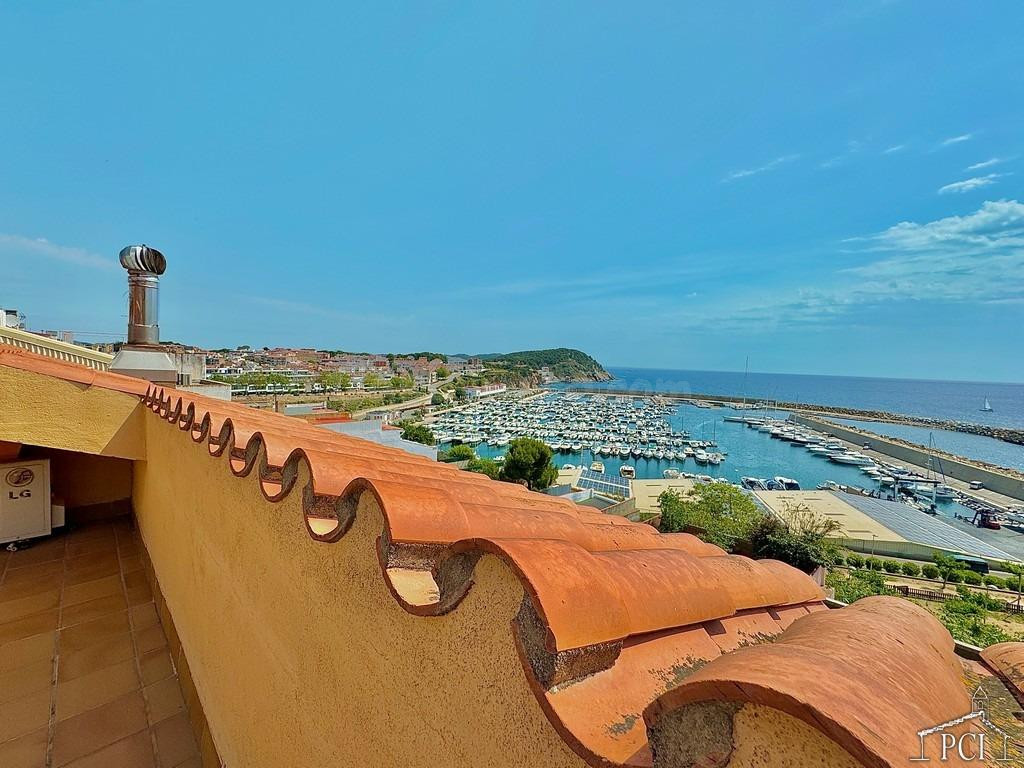 Ático en Palamós - Vistas al mar - foto 3