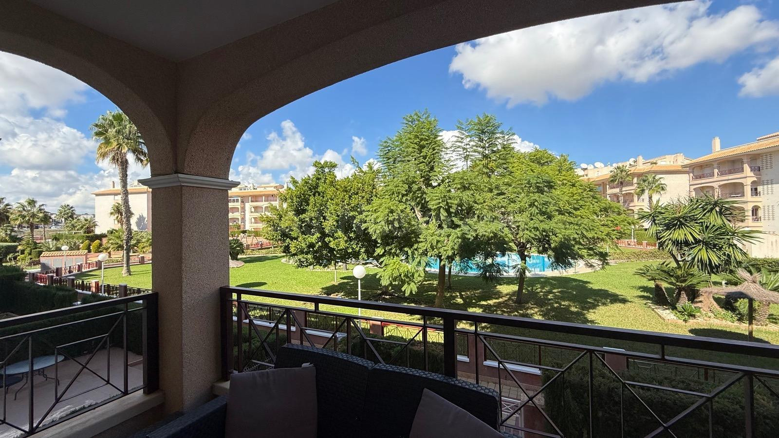 Elegante apartamento en Laguna Golf, Playa Flamenca - foto 2