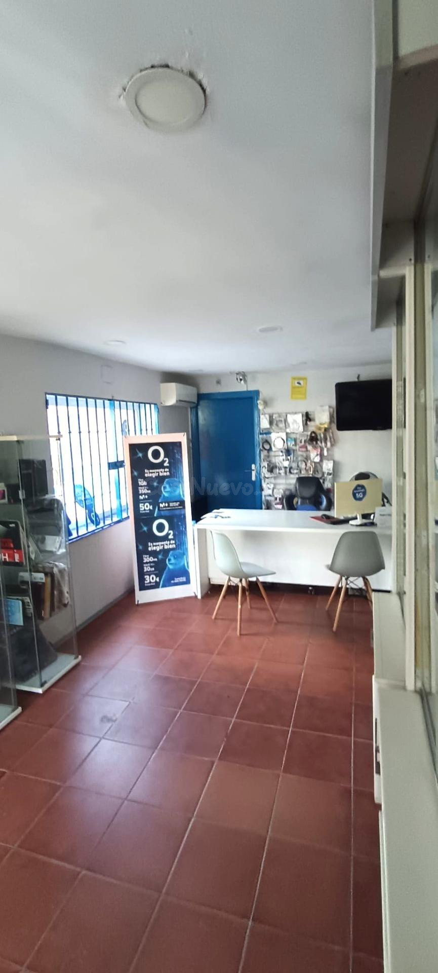 Vivienda con local comercial en Avda. Principal de Brenes (Sevilla)