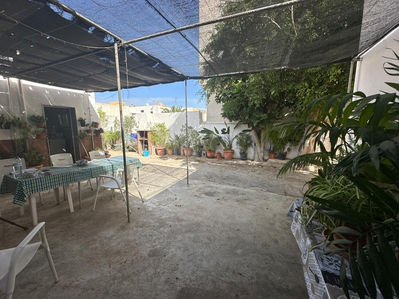 VENTA DE DOS VIVIENDAS EN UNA MISMA PARCELA EN ROQUETAS DE MAR PUEBLO, ALMERÍA. - foto 4
