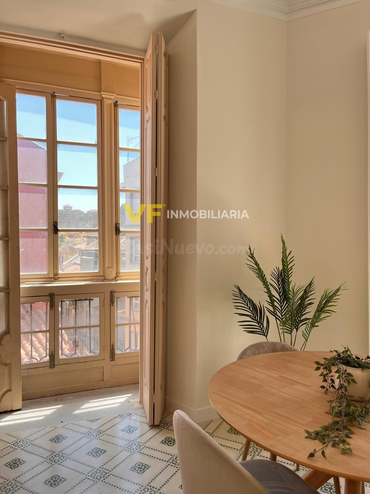 ¡Donde la elegancia clásica se encuentra con las mejores vistas de Málaga!
