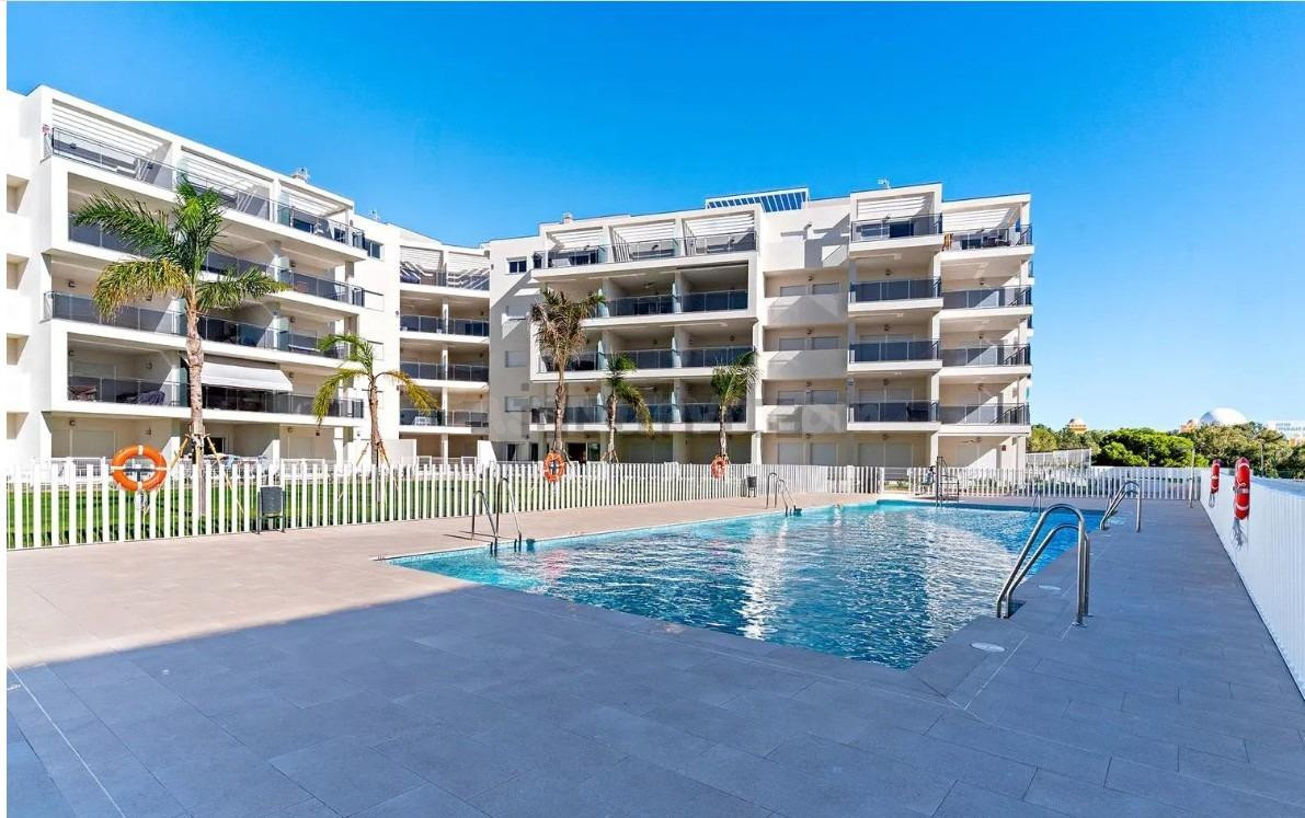 Moderno Apartamento de NUEVA construcción Y TOTALMENTE AMUEBLADO en Vera Playa