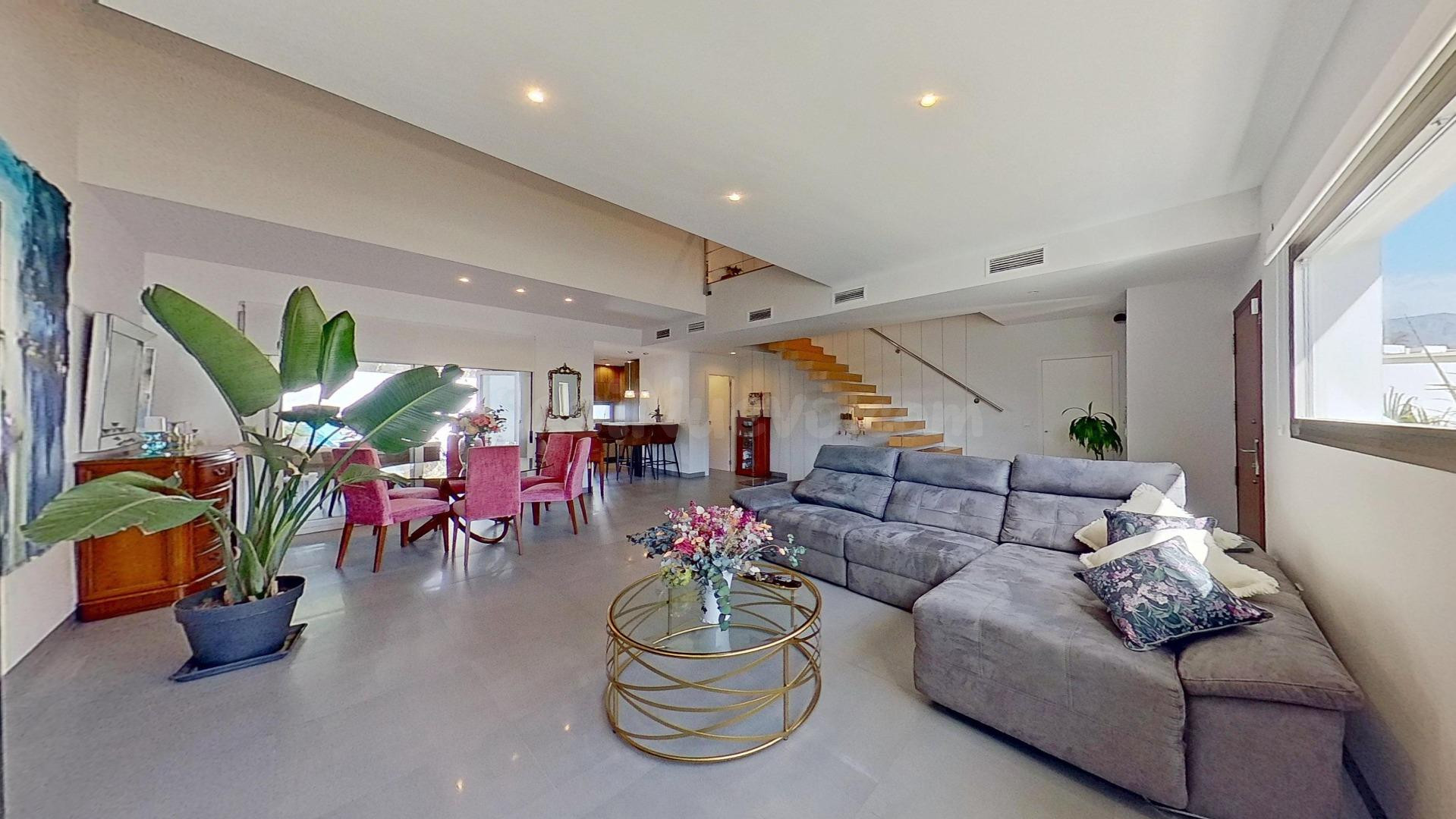 Vivir en el Pilar con luz del sur, piscina y terraza privada.