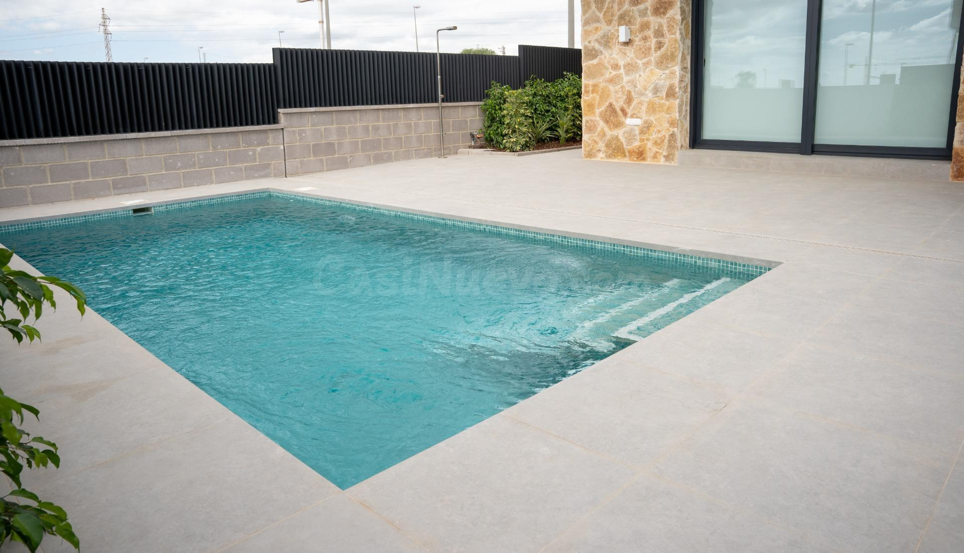 Villa con piscina privada, solárium y 3 habitaciones en Ciud - foto 3