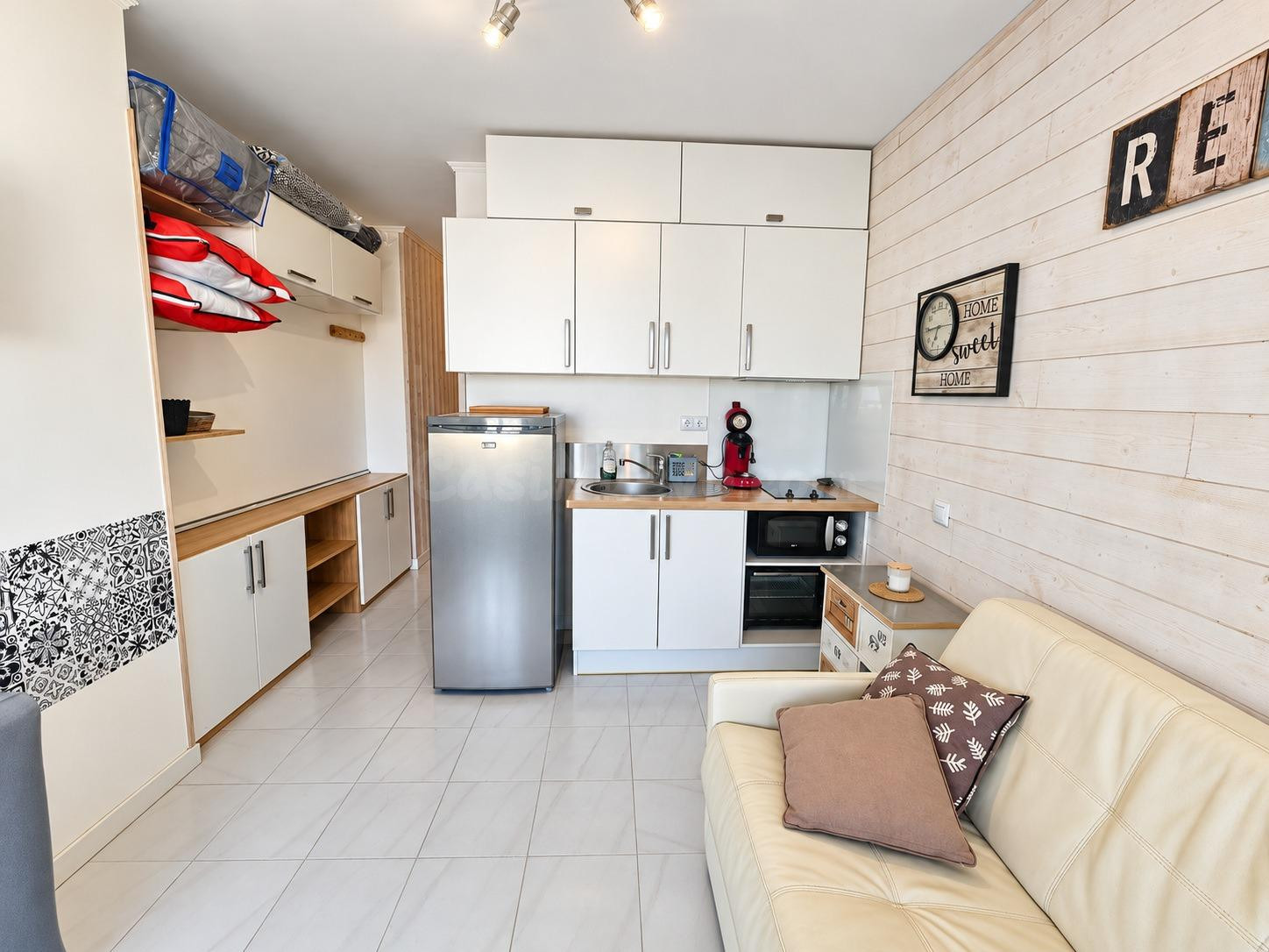 Estudio reformado en primera línea de playa con licencia turística – Empuriabrava - foto 3