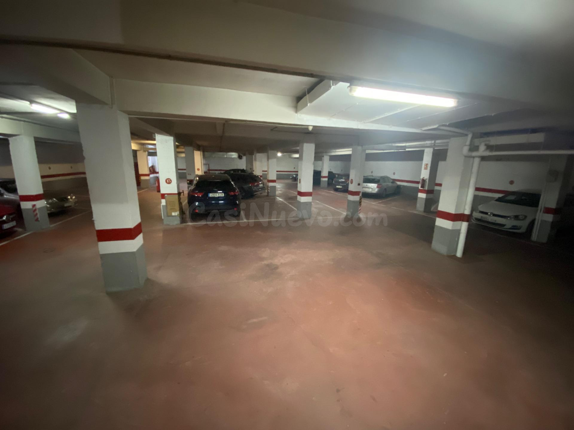 Plazas de moto en venta en Garaje Cervantes - foto 2